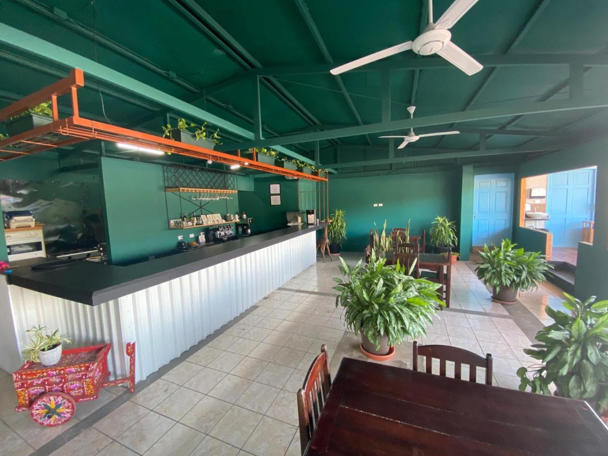 La Hacienda Rooms & Food Jacó Esterno foto